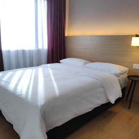 Ez Suites Bandar Seri Begawan Ngoại thất bức ảnh
